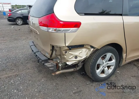 2011 Toyota Sienna Le V6 z USA, uszkodzony, nr VIN 5TDKK3DC3BS080418